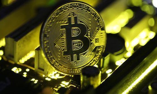 Bitcoin vượt đỉnh 9.000 USD